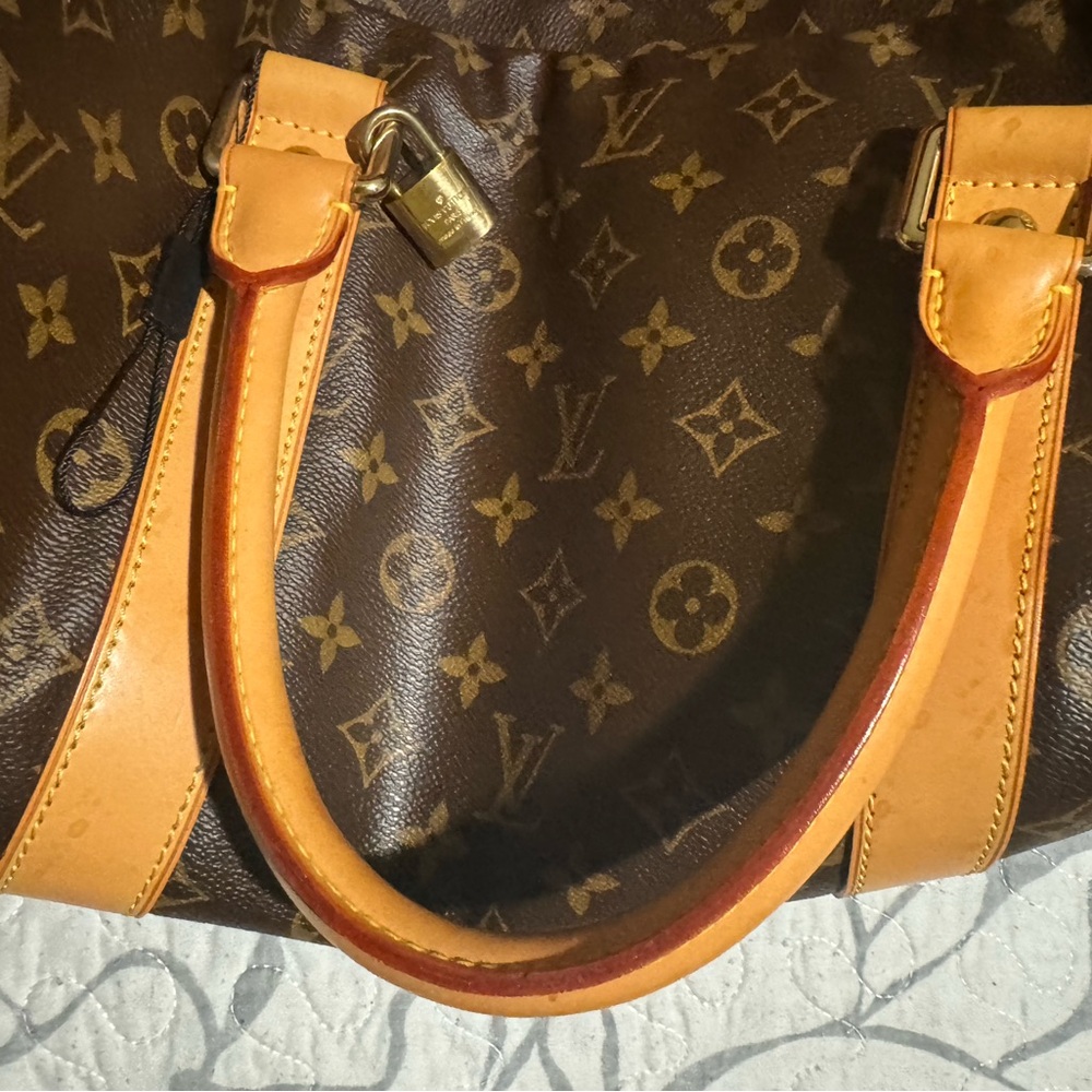 Authentic --Louis Vuitton carryall-- Like New